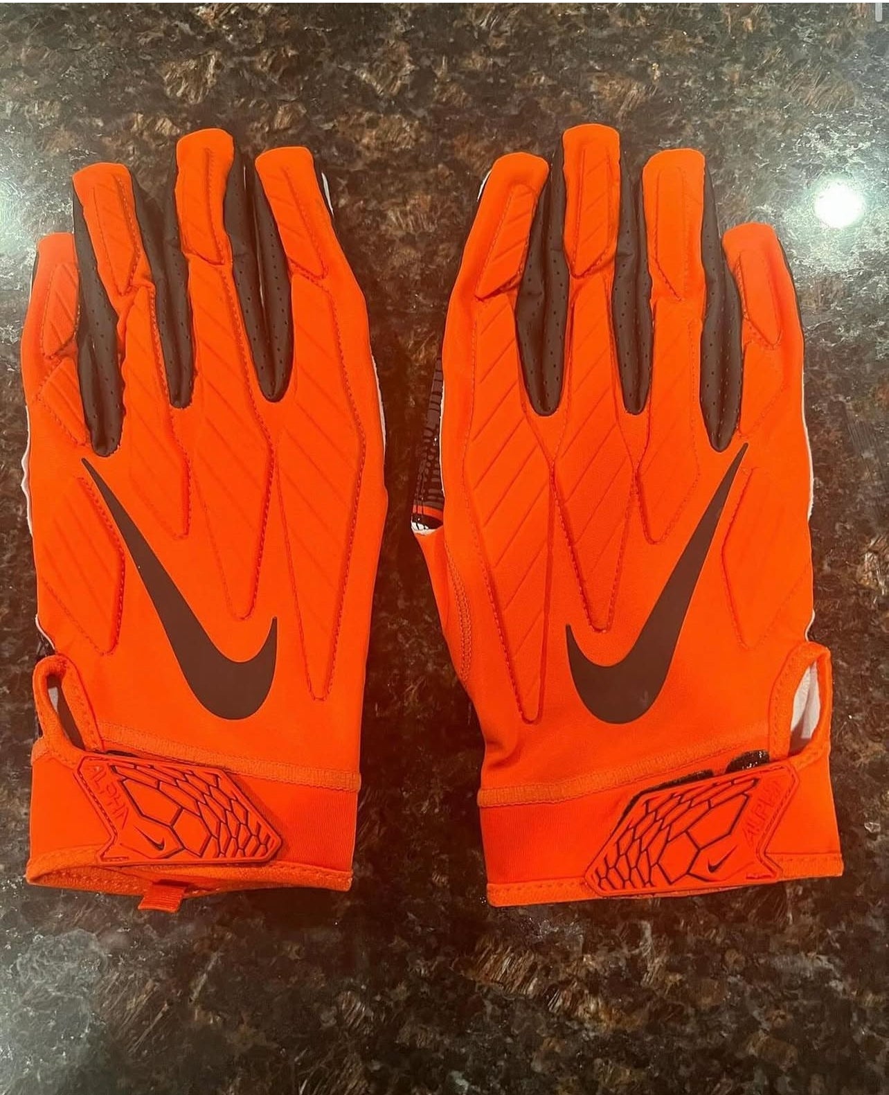 OREGON STATE GLOVES