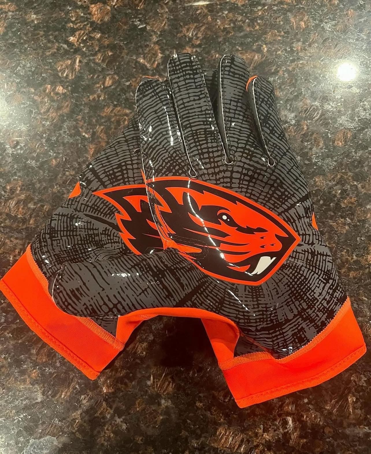 OREGON STATE GLOVES